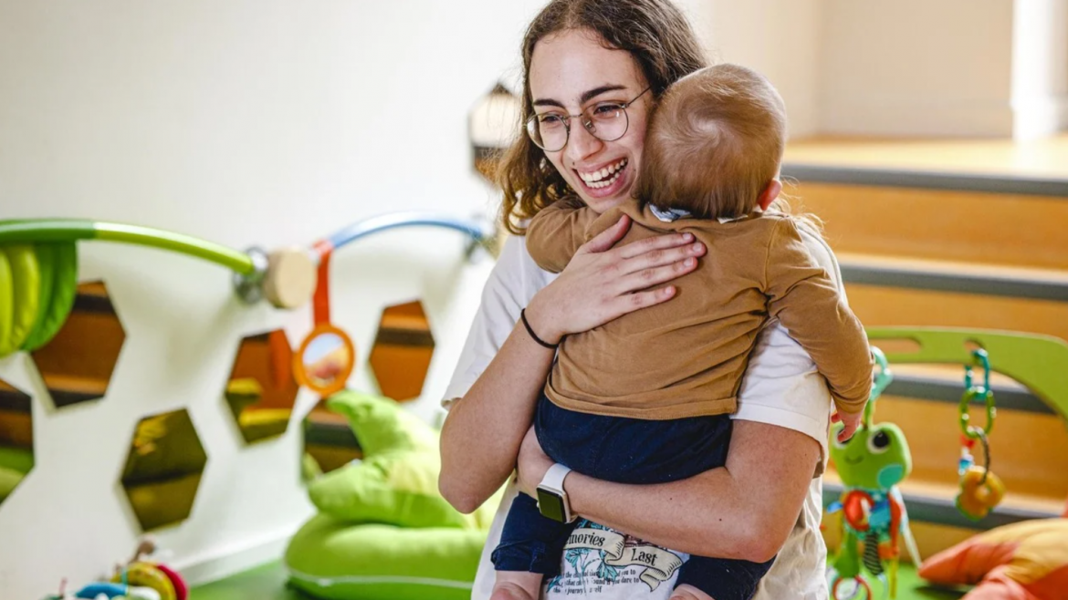 VACATURE – Kindbegeleider(s) – deeltijds / voltijds – Antwerpen